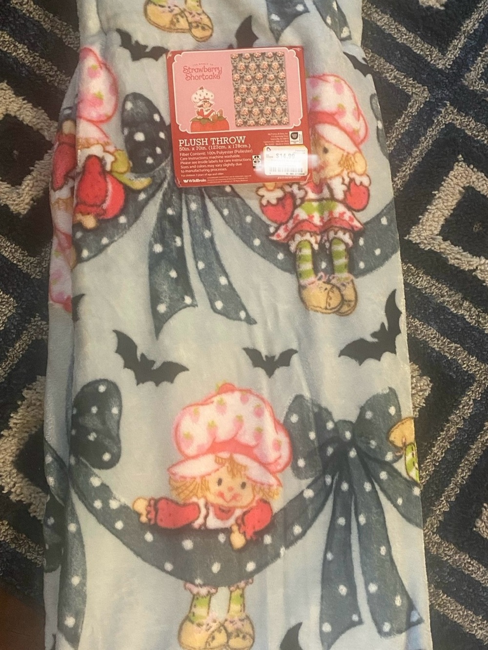 Strawberry Shortcake Halloween plush Throw Blanket - Light gray with Pink
